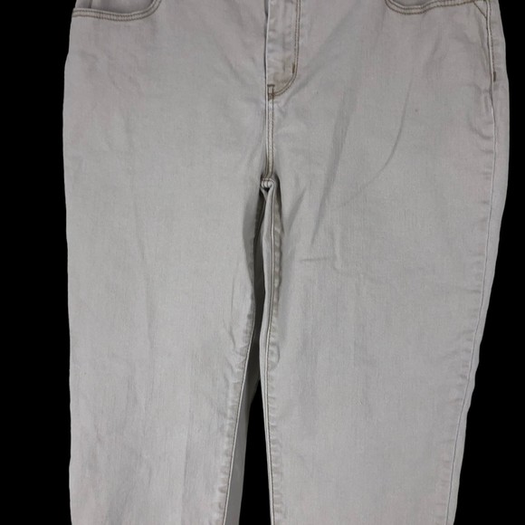 Chicos Perfect Stretch Girlfriend Slim Leg Ankle Jeans Beige SZ 14 - Picture 5 of 7